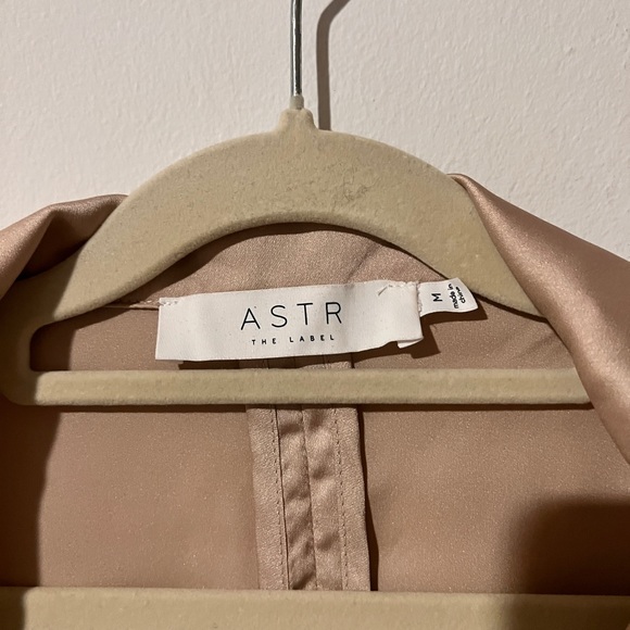 ASTR Marietta Satin airy cropped blouse cross front - Picture 6 of 7